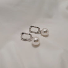 Load image into Gallery viewer, [Aespa Winter Earrings] Judy Earrings - Silver