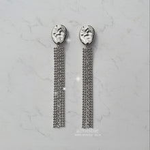 Load image into Gallery viewer, [fromis_9 Chaeyoung Earrings] Silver Shower Earrings