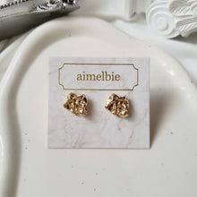 Load image into Gallery viewer, Vintage Fragment Earrings - Gold