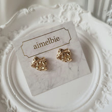 Load image into Gallery viewer, Vintage Fragment Earrings - Gold