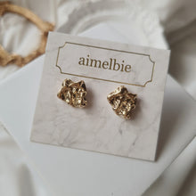 Load image into Gallery viewer, Vintage Fragment Earrings - Gold