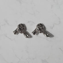 Load image into Gallery viewer, Vintage Knot Earrings - Silver