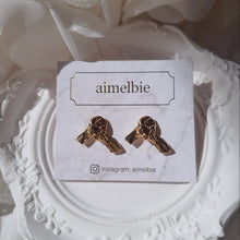 Load image into Gallery viewer, Vintage Knot Earrings - Gold