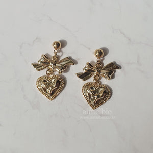 Gold laced heart and bow earrings