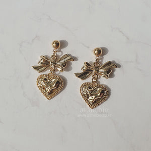 Gold laced heart and bow earrings