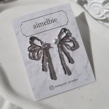 Load image into Gallery viewer, [Aespa Winter, NingNing Earrings] Metalic Liquid Ribbon Earrings - Silver Color