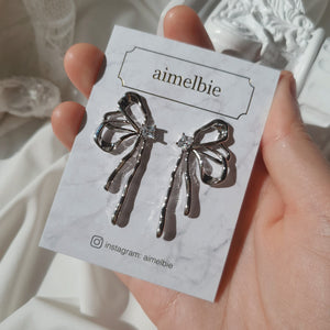 [Aespa Winter, NingNing Earrings] Metalic Liquid Ribbon Earrings - Silver Color