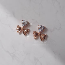 Load image into Gallery viewer, [Chuu Earrings] Heart Crystal and Ribbon Earrings - Rosegold