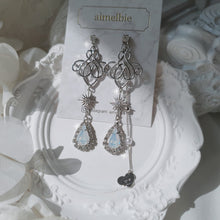 Load image into Gallery viewer, Ice Empire Queen Earrings