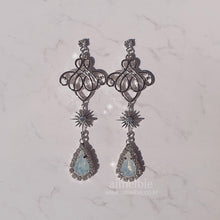 Load image into Gallery viewer, Ice Empire Queen Earrings