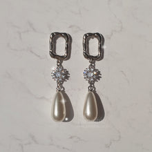 Load image into Gallery viewer, [IU Earrings] Urban City Earrings - Silver