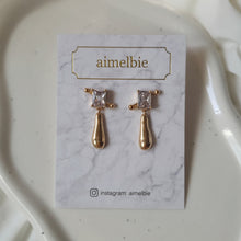 Load image into Gallery viewer, Urban Metal drop earrings - Gold Color