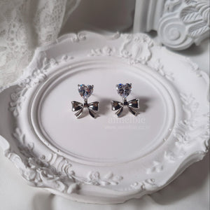 [Aespa Winter Earrings] Heart Crystal and Ribbon Earrings - Silver