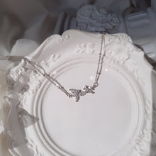 Load image into Gallery viewer, Dreamy Crystal Semi Choker Necklace