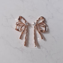 Load image into Gallery viewer, Metalic Liquid Ribbon Earrings - Rosegold