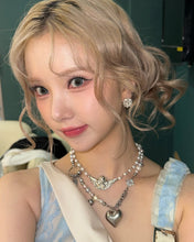 Load image into Gallery viewer, Baroque Angel Pearl Choker Necklace - Silver (VIVIZ Eunha, KISS OF LIFE Julie Necklace)