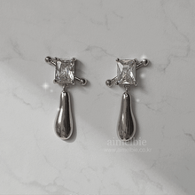 Load image into Gallery viewer, [IU, BABYMONSTER Chiquita Earrings] Urban Metal drop earrings - Silver Color