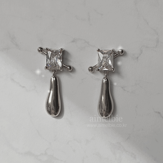 [IU, BABYMONSTER Chiquita Earrings] Urban Metal drop earrings - Silver Color