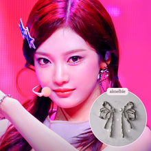 Load image into Gallery viewer, [Aespa Winter, NingNing Earrings] Metalic Liquid Ribbon Earrings - Silver Color