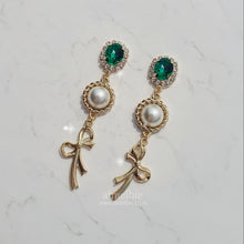 Load image into Gallery viewer, Emerald Preppy Royal Earrings