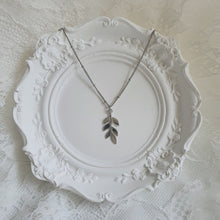 Load image into Gallery viewer, Forest Leaves Necklace - Silver (Billlie Sua Necklace)