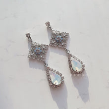 Load image into Gallery viewer, The Ice Chandelier Earrings - Simple